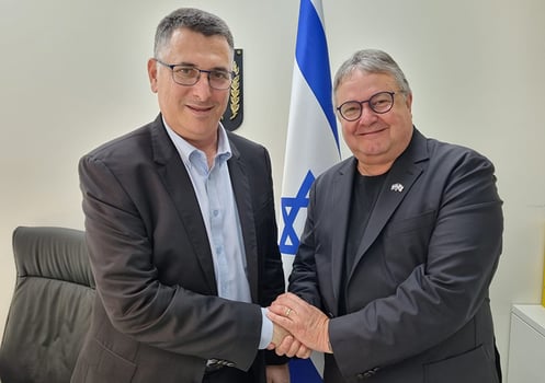 שלמה אייזיק וגדעון סער, קרדיט: לשכת סוכני הביטוח